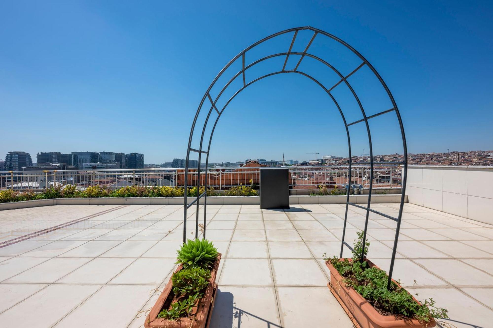 Comfort Suites Hotel Istanbul Bagian luar foto
