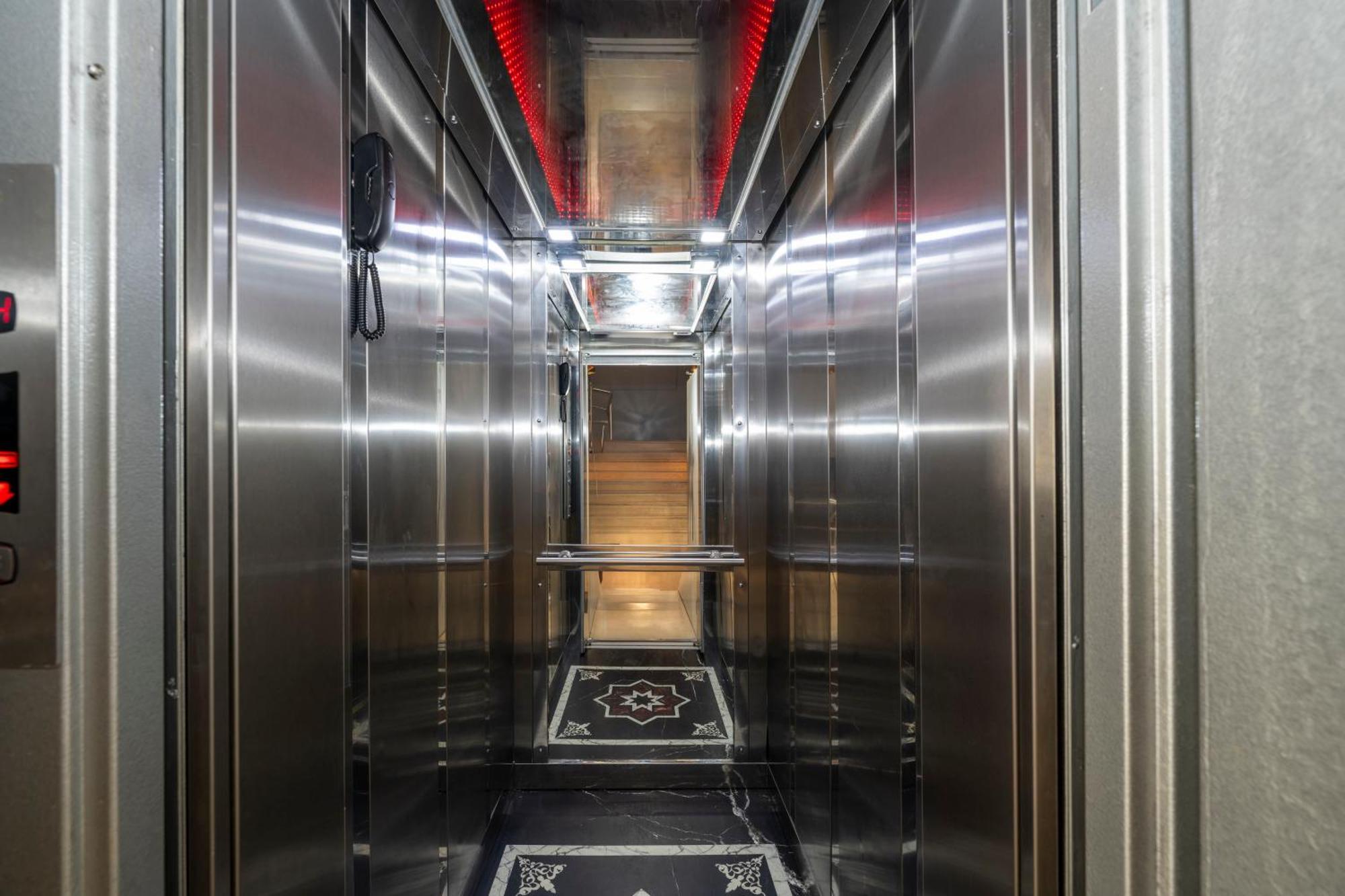 Comfort Suites Hotel Istanbul Bagian luar foto
